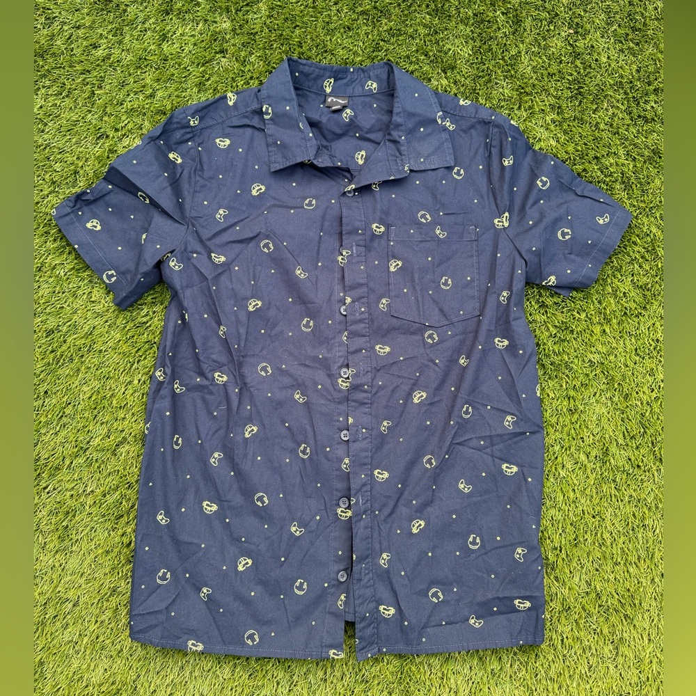 Teenager short sleeve button-down shirt
